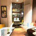 Kyriad Restaurant Centre 3*