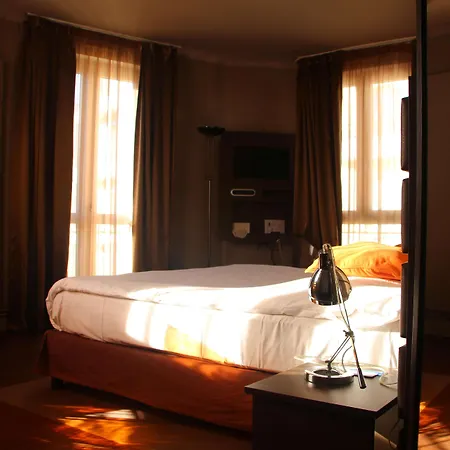 Hotell Kyriad Restaurant Centre 3*