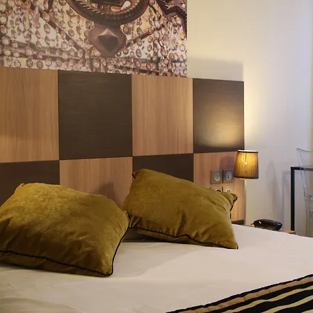 Hotell Kyriad Restaurant Centre 3*
