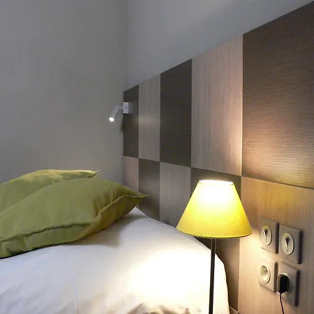Kyriad Restaurant Centre Hotell 3*