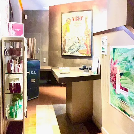 Kyriad Restaurant Centre Hotell 3*