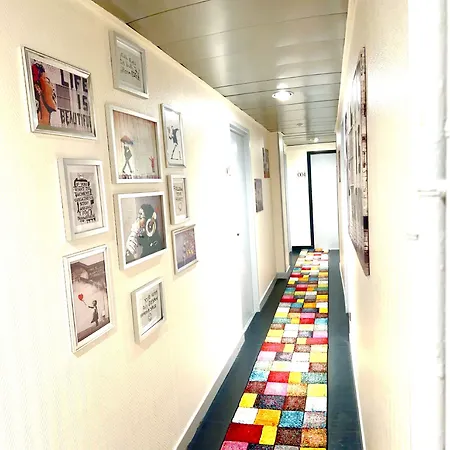 Kyriad Restaurant Centre Hotel