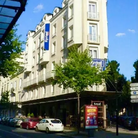 Kyriad Restaurant Centre 3* Vichy