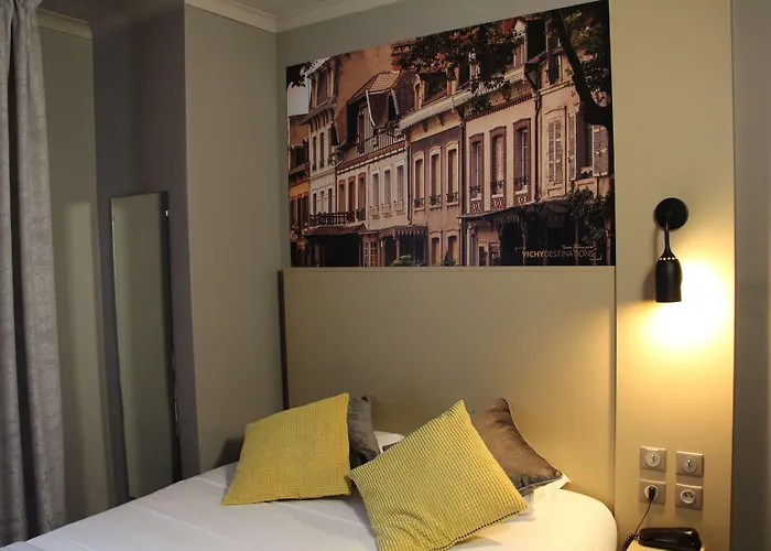 Hotel Kyriad Restaurant Centre 3*