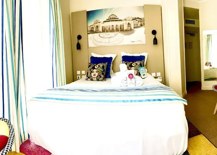 Kyriad Restaurant Centre Hotel 3*