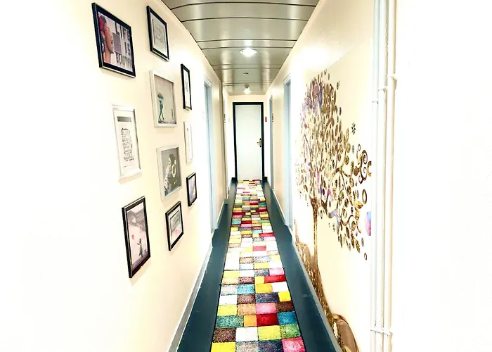 Kyriad Restaurant Centre Hotel 3*