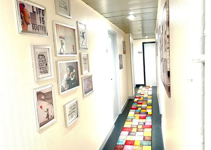 Kyriad Restaurant Centre Hotel